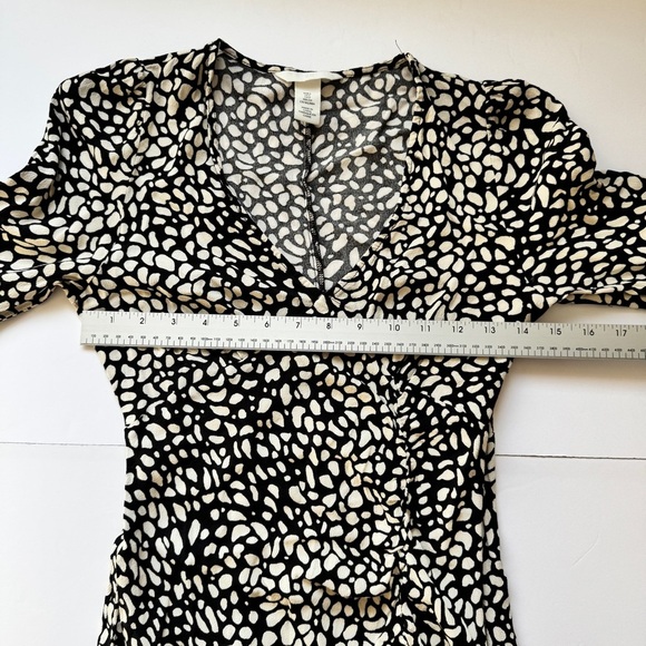 H&M Maxi Dress Animal Print Long Sleeve Slit V Neck Ruched Black Tan Crepe Sz S - Picture 8 of 13